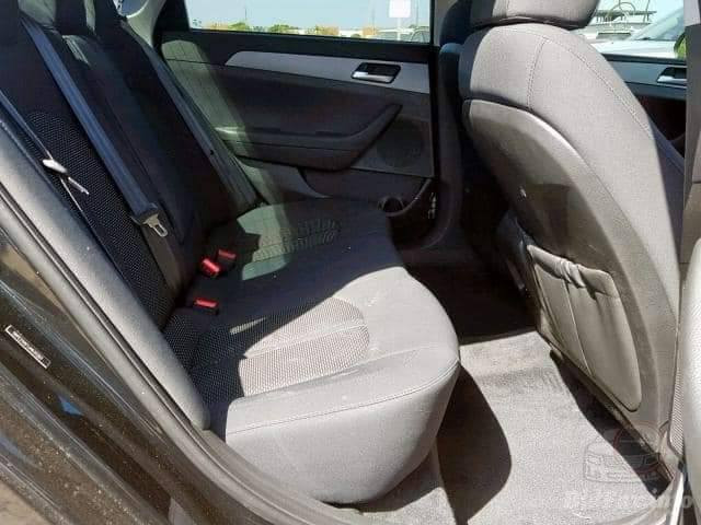 سياره للبيع سوناتا وارد أمريكي موديل ١٨ رقم نكليزي واسط حادث سياره موضح في صور اي استفسار على رقم هاتف ***********
