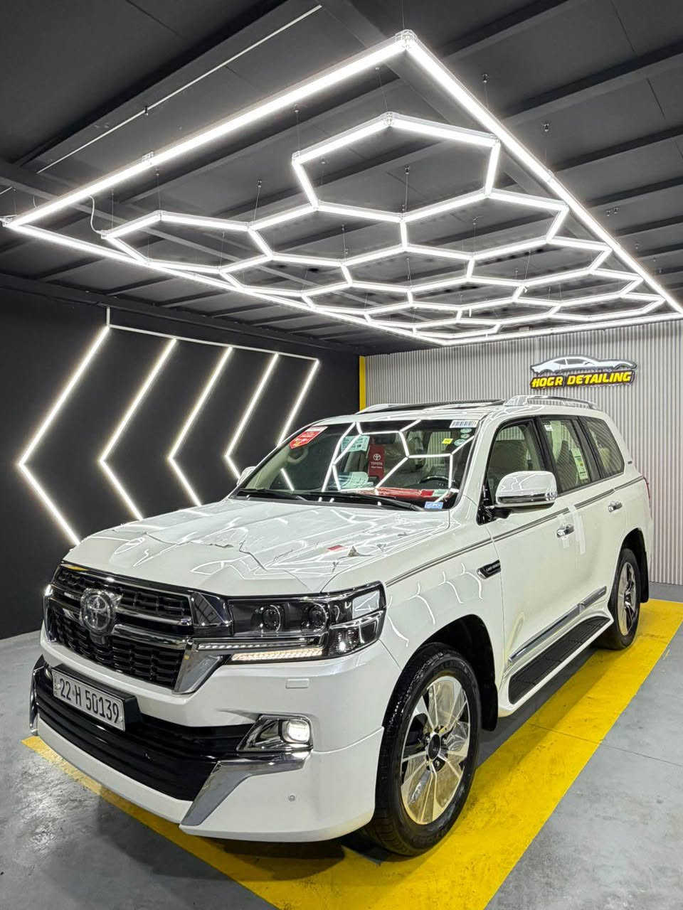 تویوتا لاندکروز 2021 GXR ساس باب الاول
 ٦ سلندر بنزين GXR گراند تورینگ ...  
ماشيه ٥٠ الف كم حقيقي بشرط جدید و زیرو سیارە ... 📦
بصمتین گاعیات سماعات کل غراضها شرکە موجودە 🔷

سعر / ٥٨٥ و بيها مجال لطيبين 
موبایل / ***********
مکان : السليمانيه مركز المدينه 

🔷سیارە مکفول کفالە عامە من کلشی دعامیە ل دعامیە بشرط بدون صبوغ بدون بارد حیل حلوە و نفس وضع شرکە
محرك و الگیر بشرط شهر مامفتوح و ماملعوب بیە بشرط بدون صوت او تبخیر او ای خلل جاهزە میە بل میە 🙏🏻

مواصفات ۱/۱ گراند تورنگ فولل فول ساس باب الاول 🔷
( صندوق شفط ،، لایتات سودە،، ٥ كامیرا ،، شغال ،، وايرليس جارج ،، فتحە  ،، مسجل قاریئ القرئان ،،ايرباك مال برده  ،، سلاجە ،، کشنات کهربائی کشن سایق ٣ دوگم،، بصمە ،، کشنات جلد و داخل بیجی داخلها ماشاالله حیل جدیدە ،، كشنات ایباد الخلفیە ،،تبرید مرکزی ،، حساسات امامی و خلفی  ... و باقی هوایە مواصفات  ) 

4 تایرات بلادية 
 سنويه هزە و فحص مروری کلها جديده و بااسمي تحویل  شرط نفس الیوم ...
صدر و حدادية كلش جديده وظع شركه ما ملعوب بیە السليمانية, العراق
