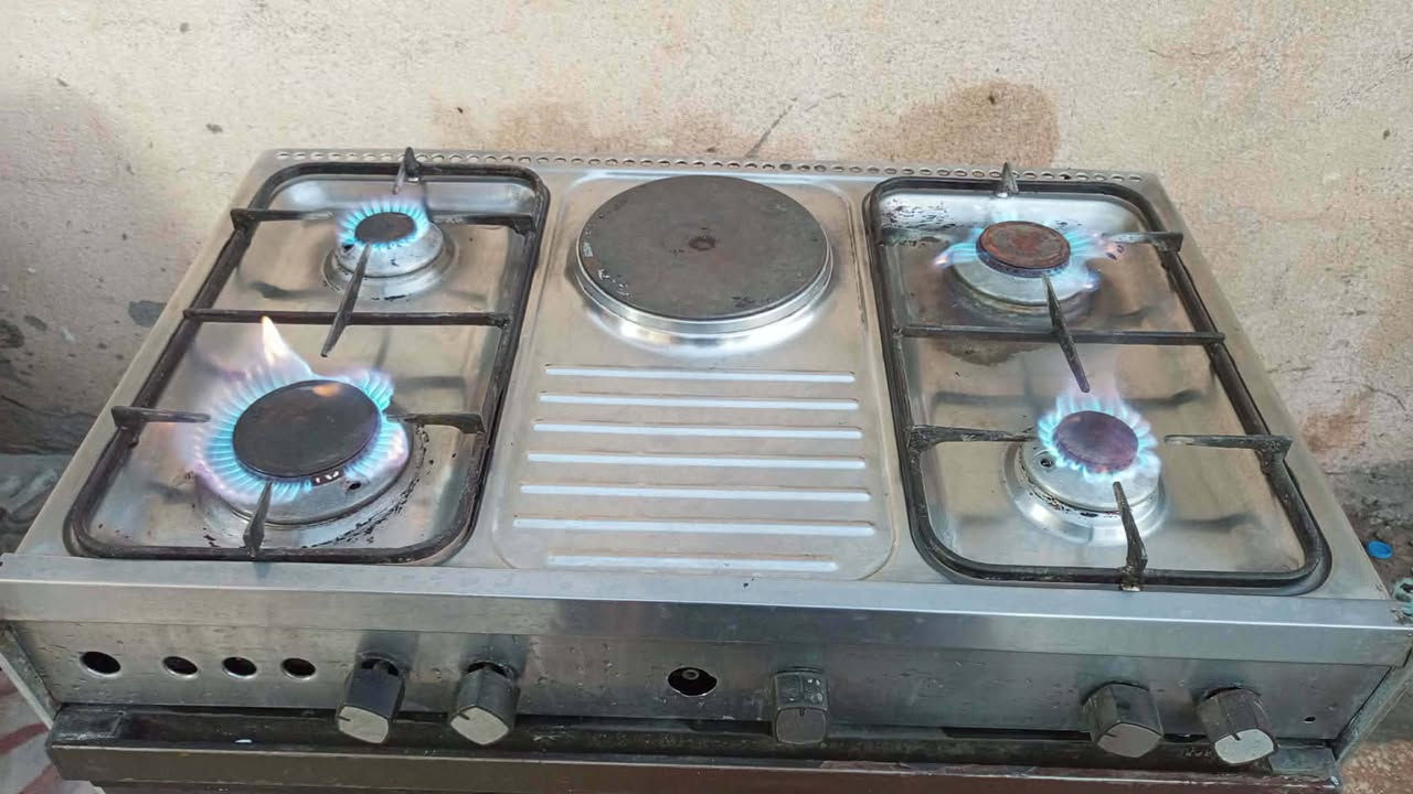 طباخ للبيع بدون فرن 
***********
