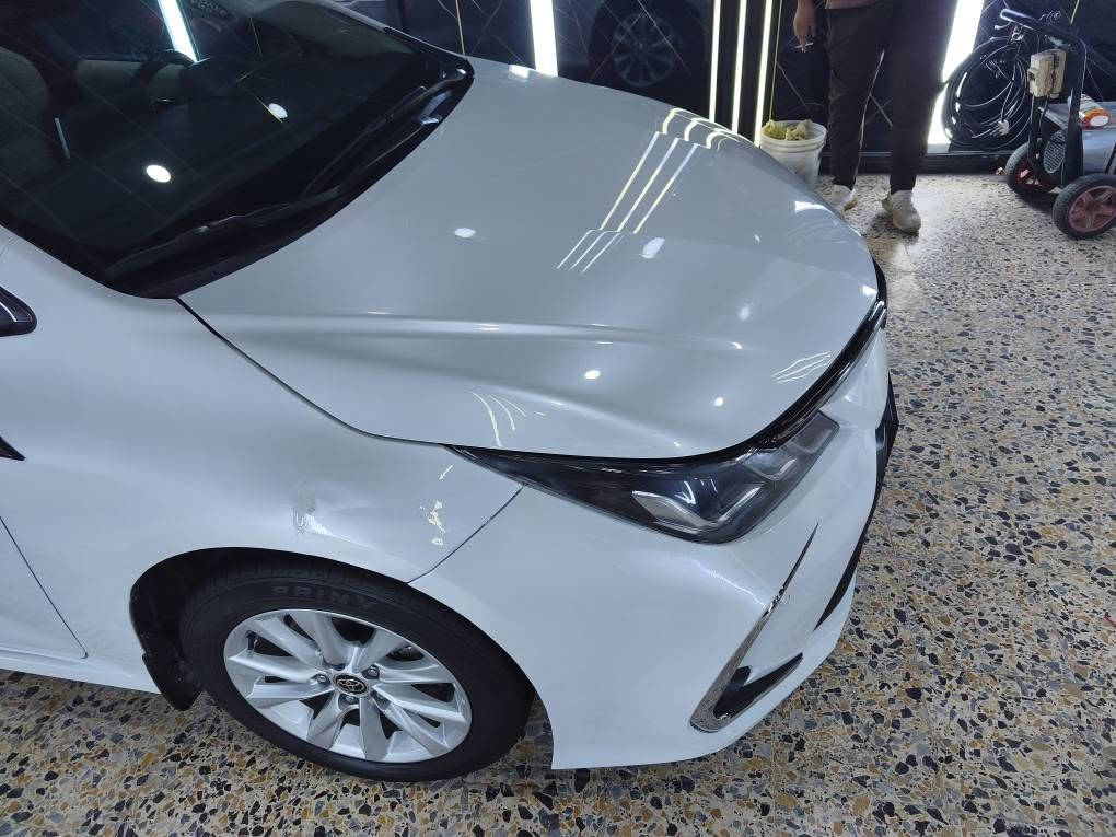 كورلا للبيع رقم اربيل ماشيا 40الف ساز بانزين مو هايبرد بيها بارد بل المدمر الامامي وتكحيلاة العنوان البصرة دوشمه اصليه وارضيات اصليه سيارة جديدة الاتصال ***********السعر 175وبيها مجال البصرة, العراق
