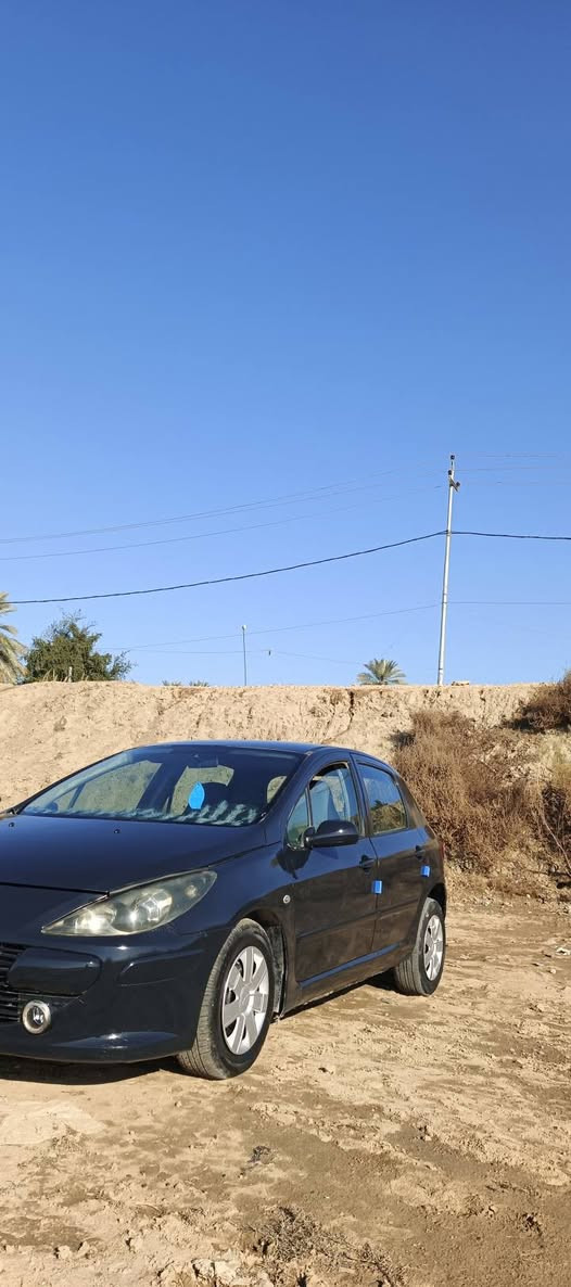 سلام عليكم ورحمة الله 
من رخصة لادمنيه المحترم. 
بيجو. 2006.
كير اوتماتيك. محرك. 1800. 
رقم بغداد. تحويل مباشر. 
تخم تاير نضيف. حداديه نضيفه.  
كهربائيّات جاهزه. #السعر  44.
العنوان طويريج ***********
