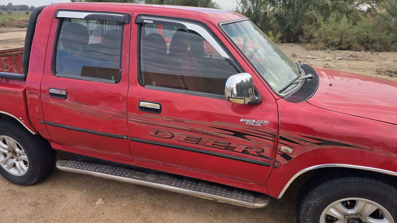 دير 2010 سياره نظيفه محرك جديد وحداديه وتاير السياره مابيه تبديل ولا كص السياره جاهزه من كلشي السنويه طايفه مالكه حاضر للمداور  المكان الديوانيه الشنافيه رقم ***********  السعر ٥٠ وبيه مجال
