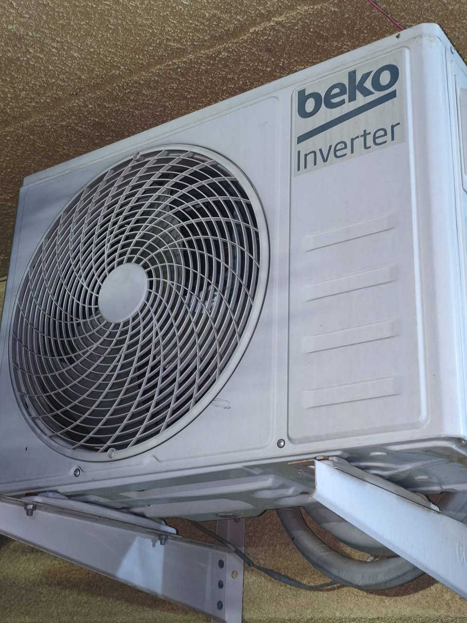 للبيع
سبلت  1 طن شركه beko 
* السبلت باب اول 
* انفيرتر يشتغل على السحب 
* يعمل بثلاث درجات للامبيريه 
ـ ٢ امبير 
- ٣ امبير 
- ٤ امبير 

السبلت نضيف جداً جداً 

السعر ٥٠٠ الف .. 
بغداد - ابي غريب


**إذا كنت صاحب هذا الإعلان وتريد حذفه لأي سبب، رجاءا أرسل رسالة إلى الدعم الفني**