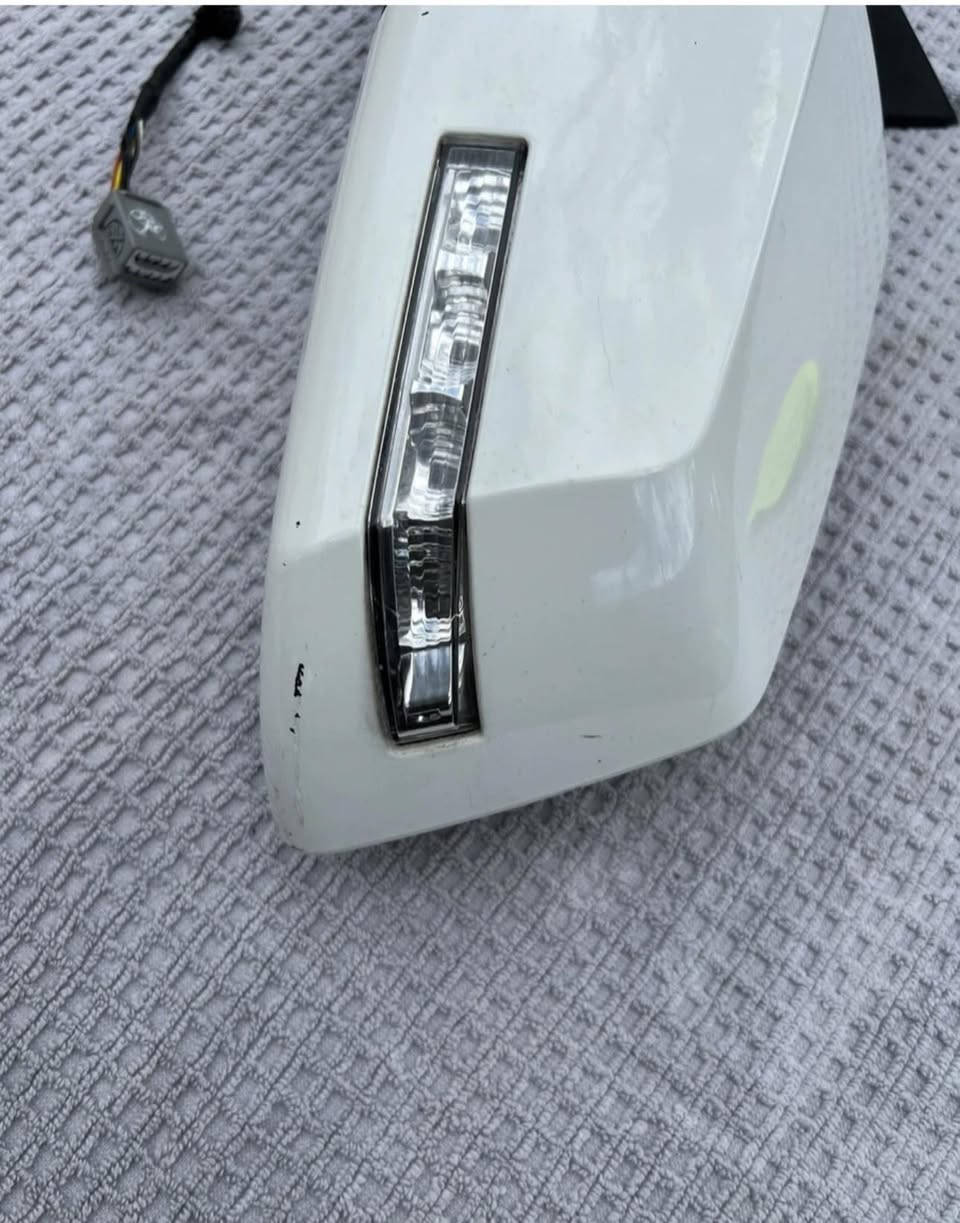 مراية جانبية
ترافرس اكاديا 

من موديل 11-17 

السعر 20 الف القطعه 

توصيل كل العراق 5000 دينار 

***********
