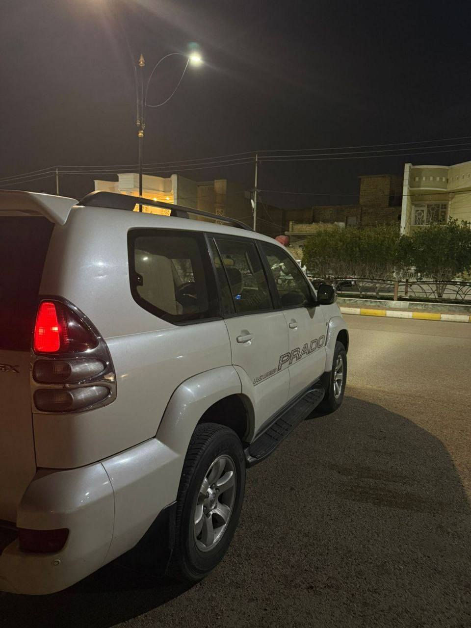 برادو خليجي 2008 Gx 
4 سلندر مكينة 2700 مواصفاتها معروفة 
مكينة كير تبريد حدادية تخم تايرات باتري جديد كلها مكفولة السعر 135 
***********
