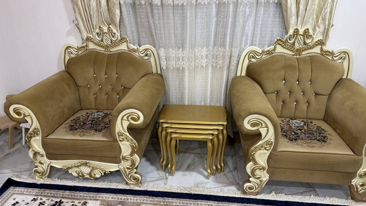 للبيع تخم قنفات نظيف جدآ  ‭0772 968 5242‬
