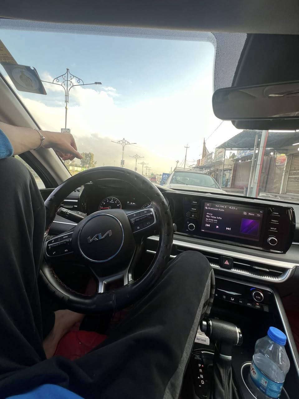 السلام عليكم
للبيع او مراوس حسب القناعه 

كيا k5 موديل 2023

محرك 1600 تيربو صاروخ 

4 بصمات 

تشغيل عن بعد 

مود قيادة 4 انضمة 

تحديد مسار 

سياقة ذاتية 

رادار امامي توقف ذاتي 

رادار خلفي توقف ذاتي 

ردارات جانبية بالمرايات تحذيرية 

شاشة كار بلي 

ماشية 80km

السيارة حيل نضيفة 

شرط التحويل

السعر 155 وبيها مجال بسيط 

للاتصال ***********

مكان موصل ايسر ضرر السياره مبدل بوند فقط بدون دواخلل شرط شرط
