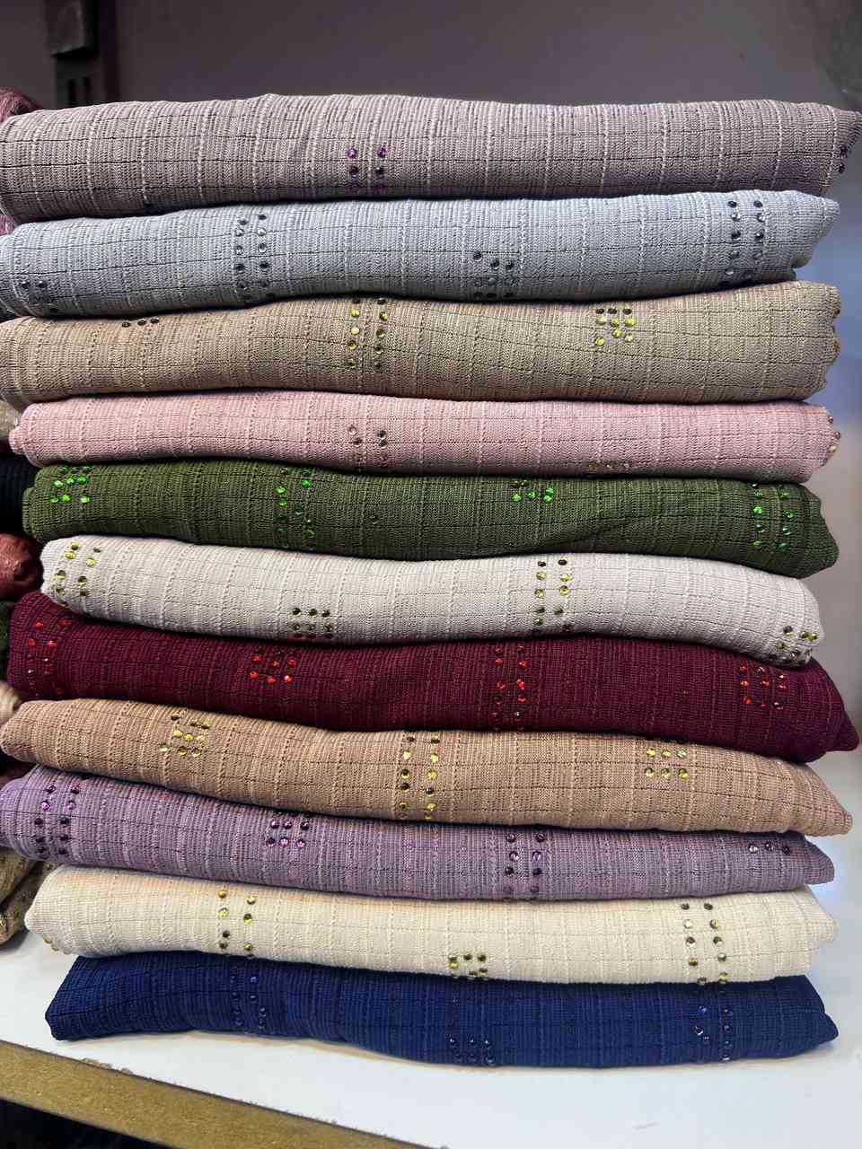 شيله فانيلا قطن كويتي الاصلي ستراس بلون الخامه شرط الفحص
يتوفر بعدة نقشات ستراس 

27 الف سعر الدرزن


**إذا كنت صاحب هذا الإعلان وتريد حذفه لأي سبب، رجاءا أرسل رسالة إلى الدعم الفني**