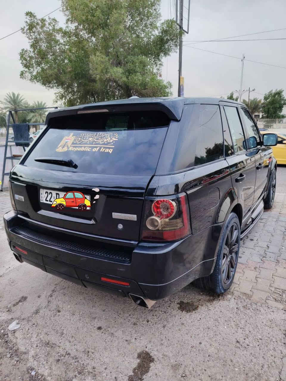 ⸻

📞 ***********

🔥 رانج روفر سبورت 2010 🇬🇧 – أوتوبيوغرافي 🔥
✨ من أنظف الرانجات بهذا الموديل 
سيارة مميزة جدا وكلش جديدة 

▪️ رقم اربيل
▪️ ماشية 126 ألف كم
▪️ وارد وكالة سردار
▪️ صيانة كاملة وجاهزة، ما تحتاج أي مصرف

💪 محرك 8 سلندر (بنزين عادي بدون سوبر)
🔧 مكينة وكير حدادي – بشرط الفحص، مكفولة كفالة عامة

🚗 السيارة شرط الفحص بالكامل
✔️ بدون صبغ
✔️ جاهزة للاستخدام مباشرة

⸻

🌟 المواصفات 🌟
🔹 3 شاشات DVD
🔹 نظام رفع (جكات) بثلاث وضعيات قيادة
🔹 فتحة سقف (سلايد)
🔹 4 أبواب بصمة + بصمة تشغيل
🔹 كشنات جلد كهرباء + تدفئة (حتى الخلفي)
🔹 داخلية  وأسود (خاص بالأوتوبيوغرافي)
🔹 تايرات جديدة
-------فول موصفات
------مراوس حسب القناعه
⸻السعر 140

📍 موقع السيارة: بغداد تاجي سبع البور
