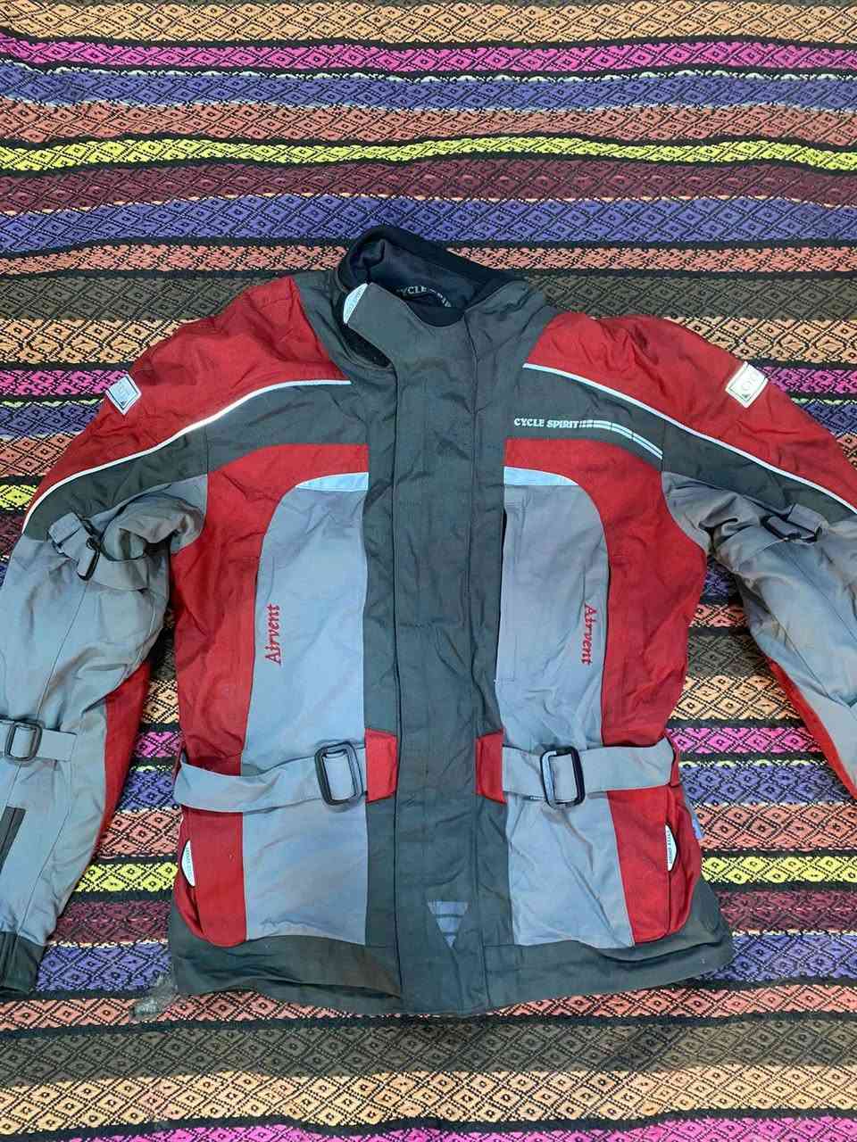 اخوان سلام عليكم اول شي عيدكم مبارك وكل عام وانتم بخير وصحه وسلامه 
هاذ موسم سفر وكلة مطر وبارده وفرت الكم قماصل مال دراجات فول كسارات ضد المطر والهواء سعر القطعة 25الف فقط


**إذا كنت صاحب هذا الإعلان وتريد حذفه لأي سبب، رجاءا أرسل رسالة إلى الدعم الفني**