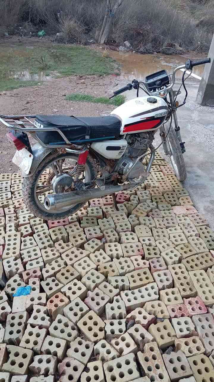 دراجه عشرين خمسه كير اورق مكانه بغداد حي لبتول 350بيه مجال ***********
