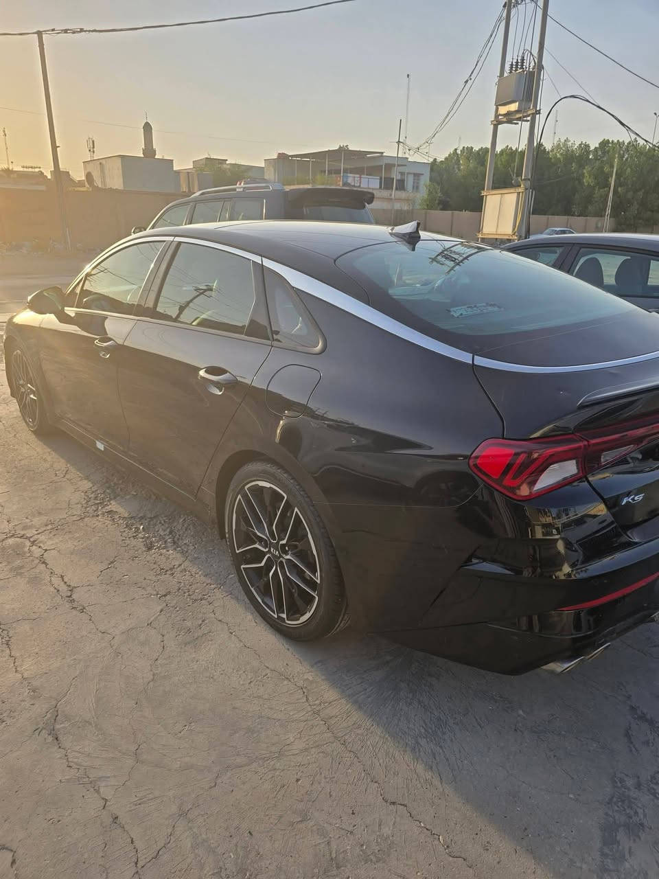 السلام عليكم كي فايف مديل 21 للبيع مكينة 2500 تيربو فول رقم اربيل قيم واخذ بما يرضي الله متوازي على بيعتها ***********
مكانها ديوانية
