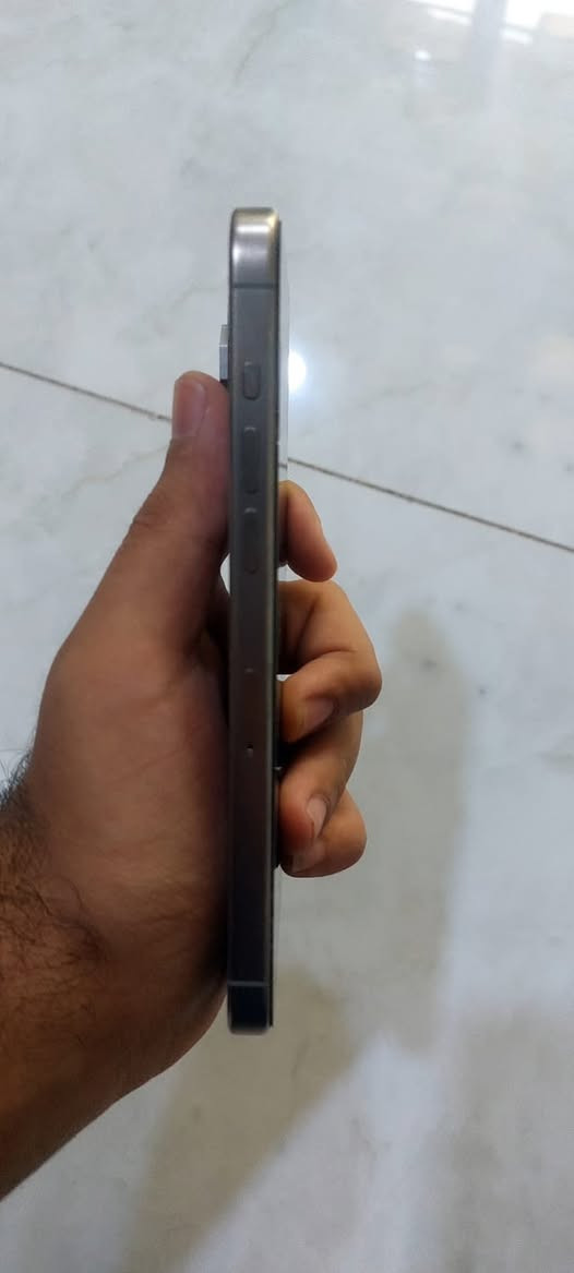 ايفون 15 برو ماكس بطارية89 جهاز جديد كلشي ممبدل بي نظافة خير من الله شخط مابي الجهاز ويا شاحنة انكر الاصلية + كارتونة الجهازه موجوده سعر الجهاز1200 وبي مجال حك جيه لاستفسار ***********

