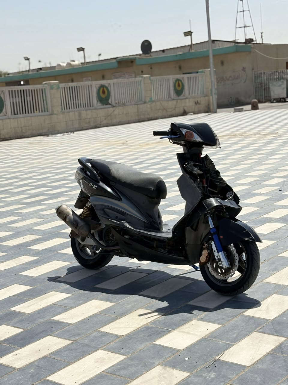 يا الله سلام عليكم شباب سكنس فحل نوزل الدراجه فول خير من الله شلعه معدل اشلع الكاع  او بيهه تزويد 
بيهه كزوز RZ 
او بيهه دبلات خلفيه رياضي
بيهه صدر رياضي
وبيهه فج رياضي RPM RACING
او بيهه يدات بريك رياضي Ncy
بيهه كلجات امامي او خلفي رياضي 
او بيهه فراك رياضي KS
وبيهه تايرات ORILLA 
ملاحضه. الدراجه بدون بجم وترايش : مكاني بغداد مدينة الصدر رقمي *********** :السعر اتصل وتدلل واسف ع الطاله🤍🫶🏾
