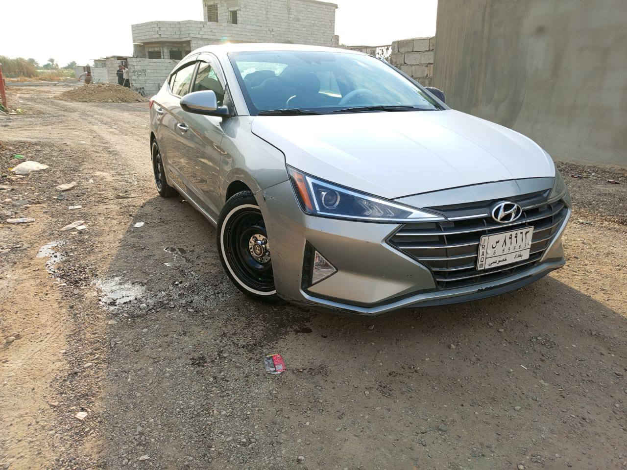 السلام عليكم النترا موديل 2020السيارة معوقين بعد 9اشهر وتصير حرة  الحادث بنيد وبجم كبس وكلير جاملغ الخلفي فول مواصفات عدة الفتحة والبصمة سيارة حلوة 
تبريد ثلج تدفئة كلة شغال رقم بغداد العسر 117
رقم موبايل :***********
