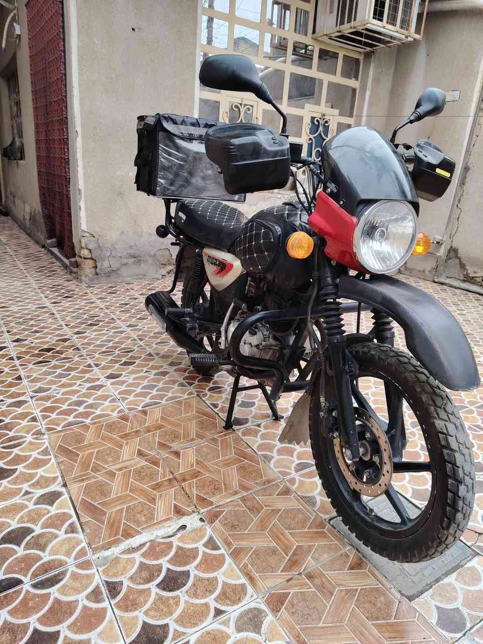 السلام عليكم دراجه بوكسر جبلي  للبيع بدون اوراق مديل 2021 مكفولة قانوناً وعشائراً
بغداد الحسينية 
***********
