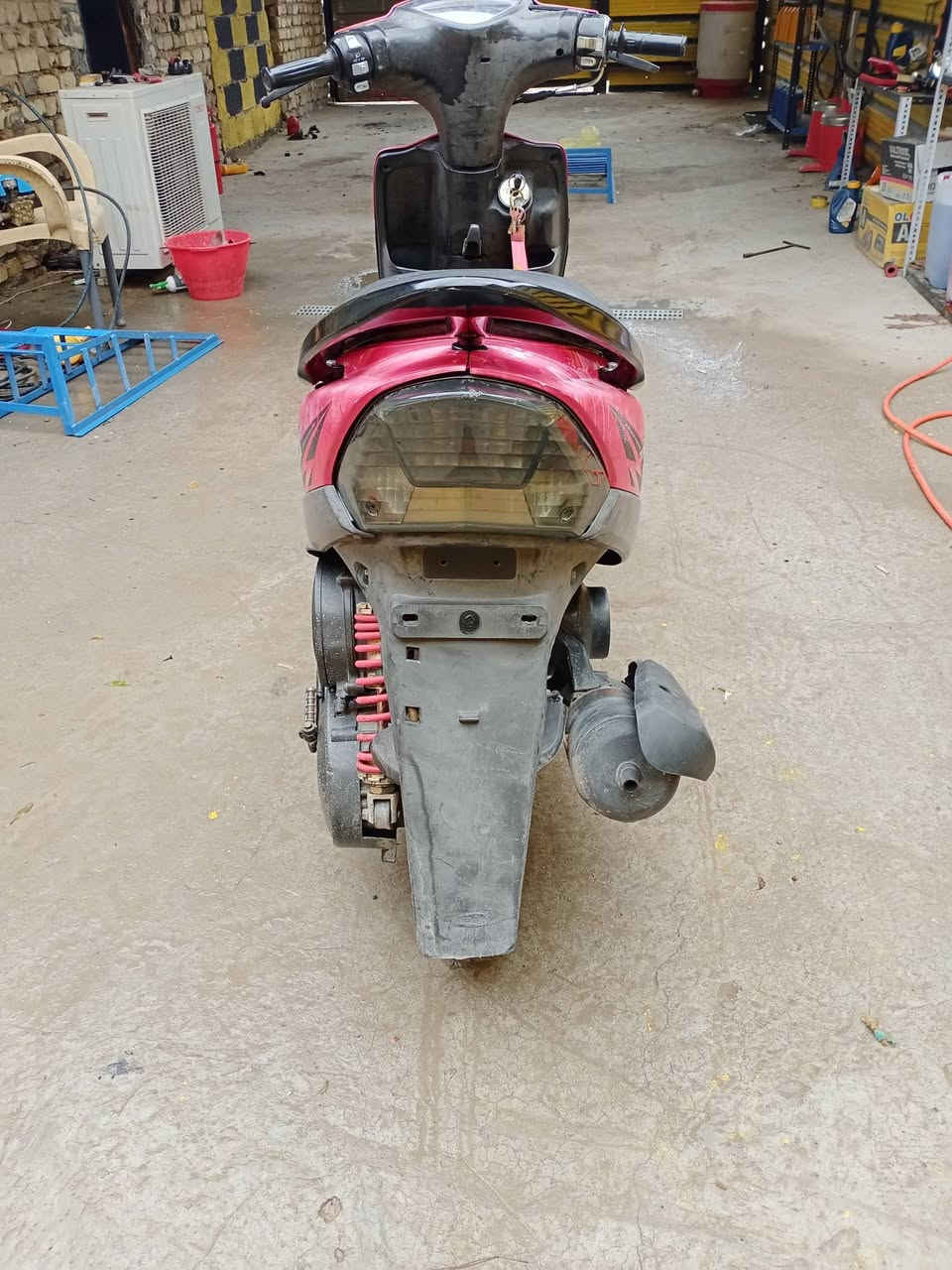 سلام عليكم 
ماكس عدله للبيع مكينه بلاديه
ملحه دبل خلفي رياضي 
دراجه بلاديه سعر 700 وبيه مجال 
مكان بغداد زعفرانيه ***********
