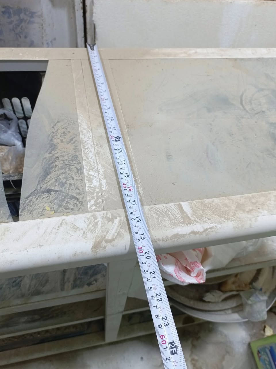 ميز عرض(جام خانه)المنيوم للبيع (200)
مجال قليل ***********
