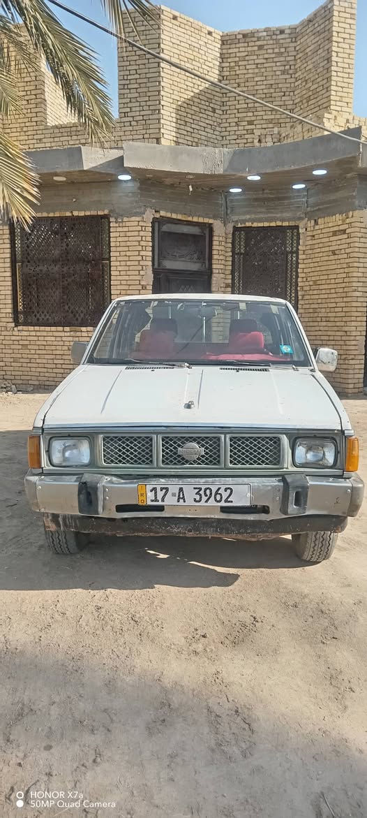 السلام عليكم ورحمة سياره للبيع نيسان موديل 1992 مكفوله كفاله عامه من شاصي و محرك و الكشره رقمه مثنى بسمي سنوي جديده تنتهي بل 2030 سعره 32 رقم الاتصال ***********
