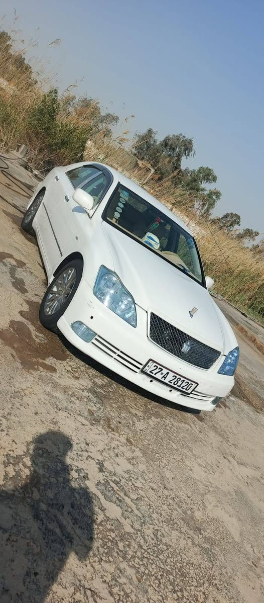 السلام عليكم
كراون شاهينه
 للبيع موديل 2007  

 بأسمي سنويه لل 29
مشروع وطني وتحويل مباشر 
 السياره مكفوله كفاله عامه من كصه ونقل الجثه والضربه والرسميات 
ارقام انكليزي 
السياره شاصي80 
كير 6نمر 
غرفه بيجي 
 
تحوير النجف 
السعر 130 وبيها مجال للطيبين
المكان:..الناصريه البطحاء+***********
