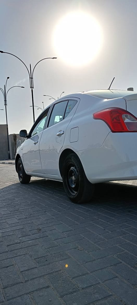 هندي بليته زركة
نيسان سني 2019 سعرها 100 غير قابل للعملة 
كير مكينة ممتاز ماليها عطلات جاهزة 
صبغ شبر صندوك فقط الباقي بارد 

مايشة 50 الف 
بصرة قبلة ***********
