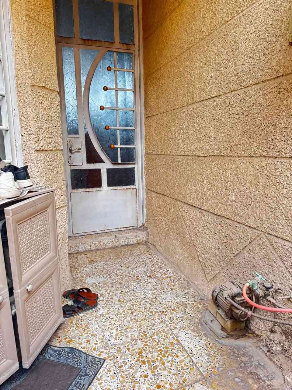 سلام عليكم بيت معروض للبيع في خطيب زراعي مساحة 75 متر طابق ونصف الموقع قرب شارع الحشد السعر الأولي 115 مليون قابل للتفاوض للاستفسار مراسلة حساب او على الرقم *********** واتساب فقط
