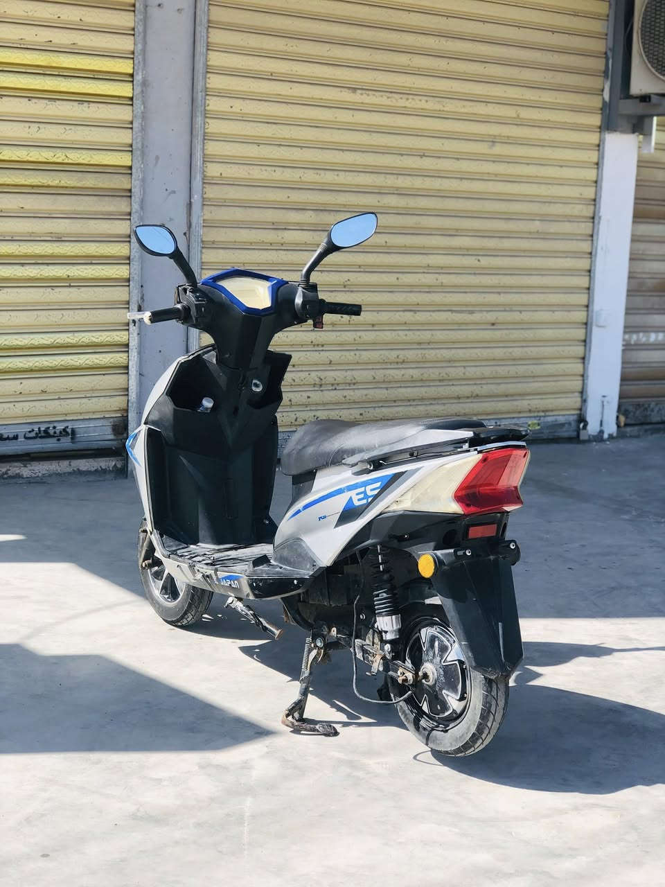 300 الف
مكاني غزاليه
‭0787 075 9296‬
