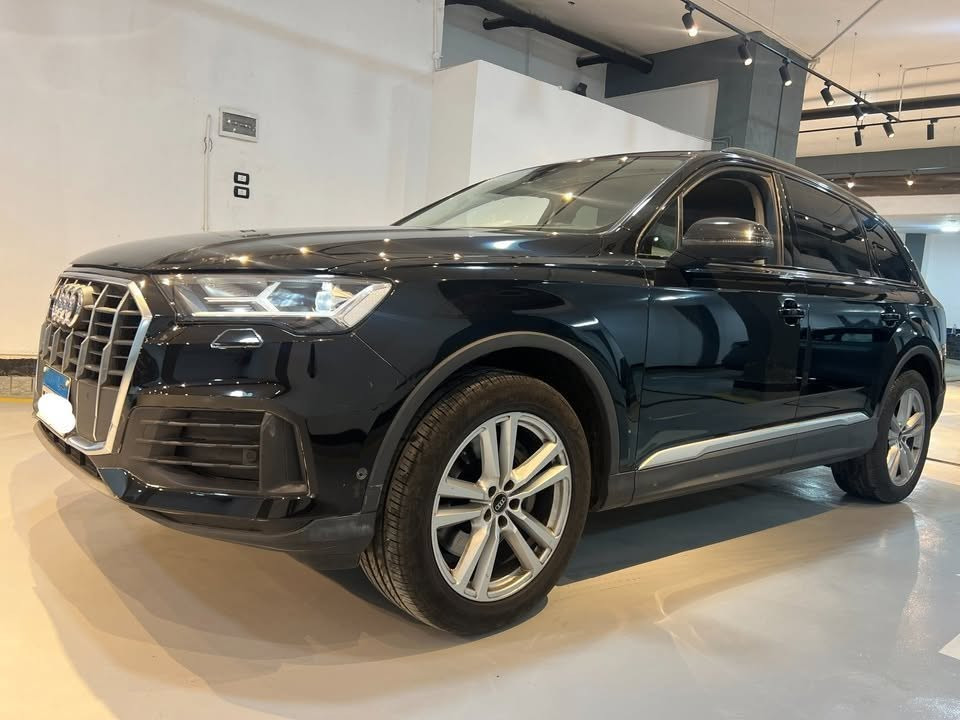 🔥 Audi Q7 2022 (وكيل) للبيع 🔥

✅ عداد 117,000 كم
✅ محرك 2000 CC
✅ رخصة سارية لمدة سنتين
✅ صيانات توكيل بالكامل
✅ طبقة حماية كاملة للسيارة
✅ فرش جلد فاخر
✅ سقف بانوراما
✅ فابريكا بالكامل جوه وبره

سيارة بحالة ممتازة وجاهزة للمعاينة 👌

📞 للتواصل:
01050374426
01050866957 القاهرة, مصر


**إذا كنت صاحب هذا الإعلان وتريد حذفه لأي سبب، رجاءا أرسل رسالة إلى الدعم الفني**