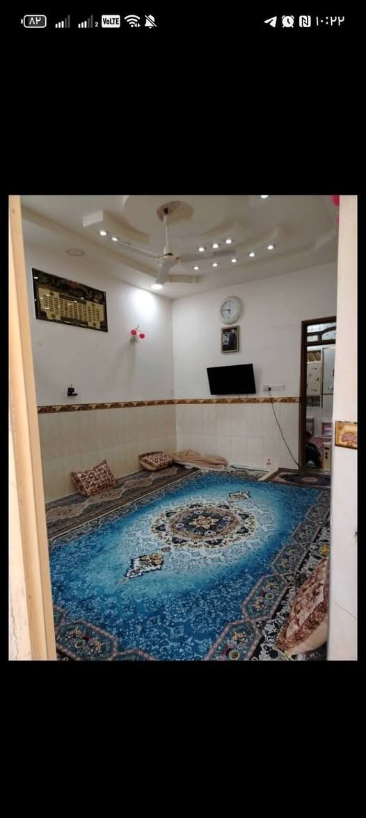 سلام عليكم
بيت للبيع 🛑🛑
طابقيين المساحه حه ١٣٨ ونص 
الطابق الأول استقبال غرفه وحمام ومنور ومطبخ بارد وحار
الطابق الثاني غرفتين وغرفه  وصحيات كامله ومنور
الموقع الماجديه شارع الملعب
للاستفسار
***********
