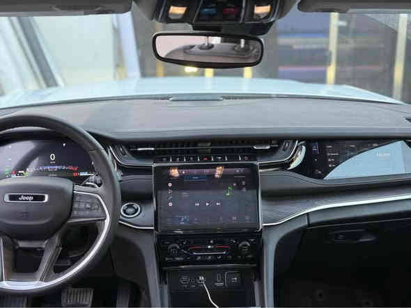 السلام عليكم جيب كراند شيروكي 4XE 2024 وارد امريكي
‏Jeep Grand Cherokee 4Xe 2024 2.0L
حجم المكينه : 2000  تيربو + هايبرد + بلك ان 
المسافة المقطوعة : 33 الف 
الضرر : تقرير سرقه قطع خارجية مشدود قطعه اصليه بدون صبغ 
مكفوله من صبغ من الدعاميه للدعاميه 
حالة الايرباك : سليم 
#مواصفاتها
1.شاشتين دشبول وسيط دشبول 
2.بصمه
3. تشغيل عن بعد
4.دمام خلفي
5.كشنات جلد
6.كشن السايق ميمري
7.كشنات كهرباء
8.صندوك كهرباء
9.حساسات خلفيه
10. قطع تبريد 
11.اشاير بالمري
12.رادار امامي
13.رادارات 360
14.ثلاث وضعيات قياده
15. بنوراما فتحتين
16. كير ماوس
17. نظام منحدرات
18. هيترات بالكشنات 
19.ويل كب كروم
20.لايتات لد
21.بكلايت لد
22.كشافات
23.بصمة ابواب
فول مواصفات 1/1 جاهزه مرقم بغداد 
#السعر : 290 مرقم بغداد وبيها مجال بسيط  

رقم الهاتف  *********** بغداد
