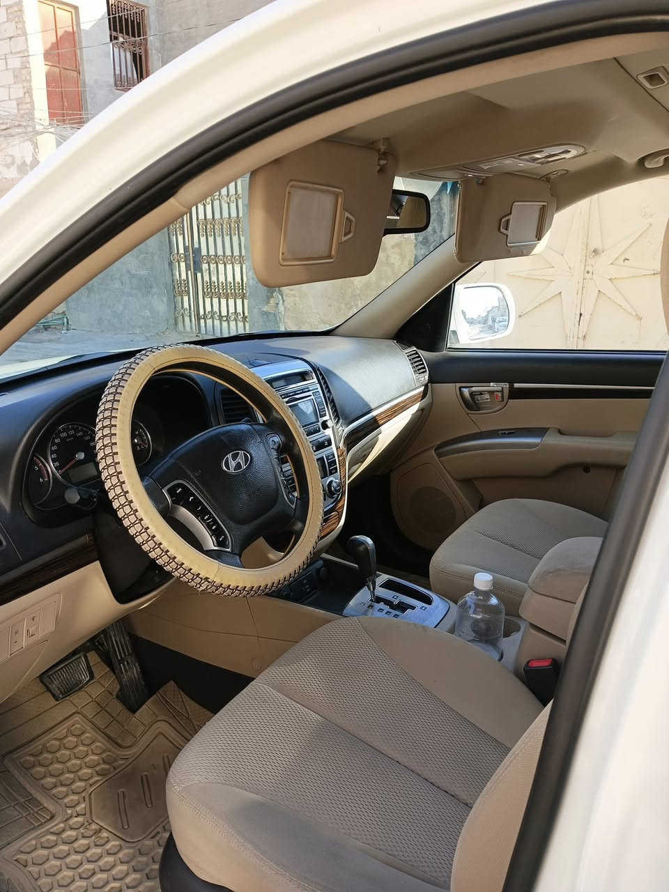 سلام عليكم
سنتافي اربيل رقم انكليزي 

موديل : 2011 مسجله 2010 

مكفوووله كفاله عامه عدا بارد قليل موضح ب السونار ماشيه 153 ألف 

المكان : نجف 

السعر : 135 وبيها مجال قليل

الرقم : ***********
