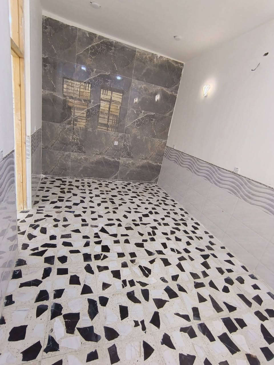 مشتمل 50 متر مربع للبيع الامين الثانيه ريا وسكينة شارع بانزيخانة الجبهه السعر 70 بي مجال بسيط البيت جديد ما مسكون
***********
