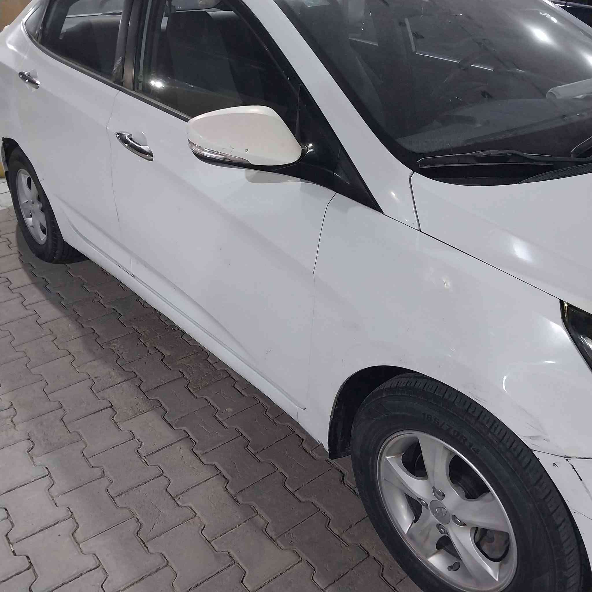 السلام عليكم اكسنت خليجي ٢٠١٢رقم بصره دولي جديد مداور بأي محافظة نص مواصفات # اشاير بالمري ، بلوتوث،
 بلوجكتر، مكينة ١٦٠٠ قطرتين ،بيها ٣ قطع صبغ بدون دواخل ،ماشية ١٣٩ الف كيلو متر موجودة في كربلاء السعر ٧٥ ورقه للإستفسار الاتصال على الرقم ***********
