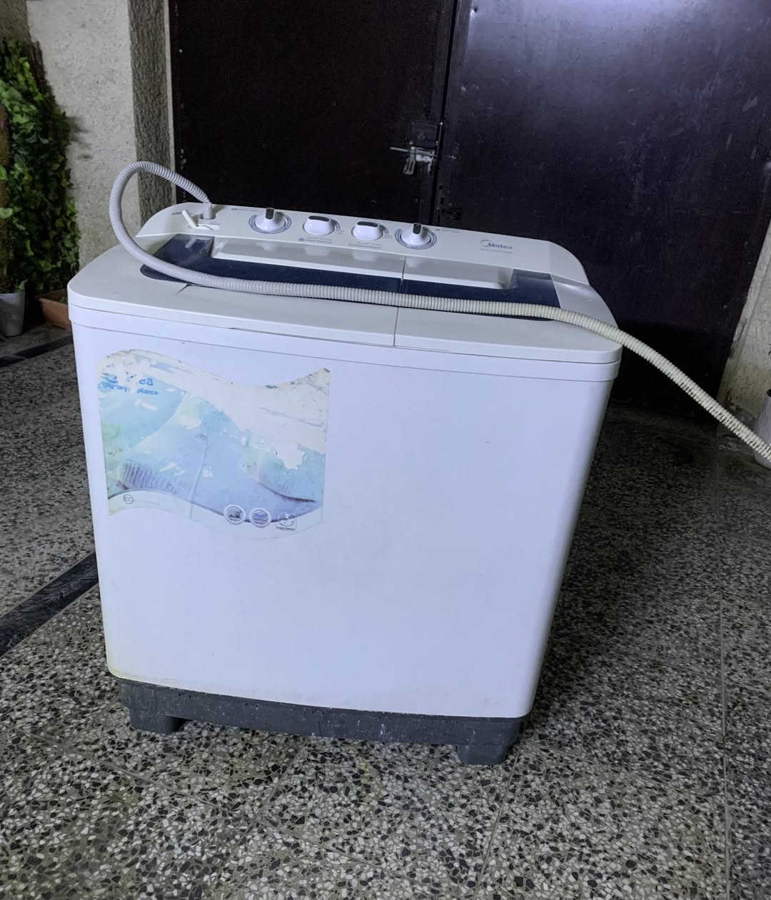 غسالة حوضين 12 كيلو نوع ميديا
نظيفة واخت الجديدة ❤️


**إذا كنت صاحب هذا الإعلان وتريد حذفه لأي سبب، رجاءا أرسل رسالة إلى الدعم الفني**