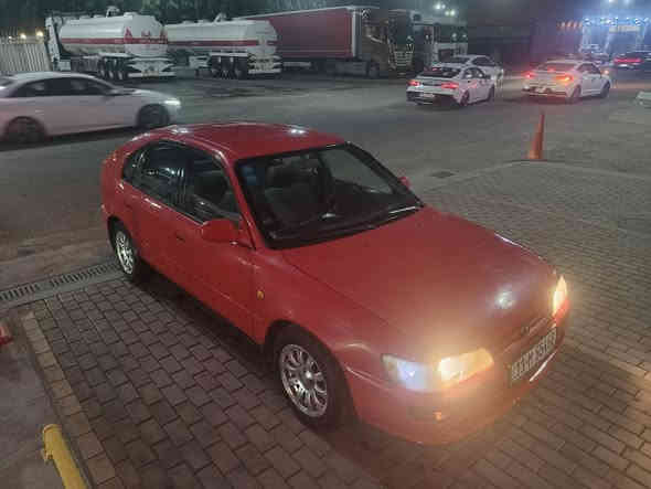 السلام عليكم هاي الجكليته للبيع 
كورلا يسره بلاد اوتماتيك مصبوغه عام جماليه مكفوله من الضربه مكينه وكير جدد تبريد ثلج تخم تاير غرفه جديده تخم تاير ريمون سنتر لوك كهربائيات كلشي شغال بيها طخه باب خلفي جدا بصيطه السعر 42 قفل قفل بدون عمله يعني 40 ماترهم رقم بغداد دولي سنويه هزه جديده مكاني بغداد السيديه تقاطع درويش رقمي *********** مقطع فيديو للسياره اول تعليق موجود بغداد
