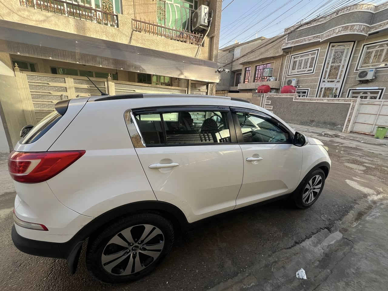 السلام عليكم
سبورتج خليجي  موديل 2011   المواصفات  ؛
بصمه 
بانوراما 
رقم بغداد 
تحكمات ستيرن
تدفئة وتبريد 
السياره مكفولة كفالة عامة 
السونار موجود بالمنشور 
الرقم الماني 
الموقع/ بغداد /الشعب
السيارة بأسمي ثاني يوم تحويل 
السعر  145 $. بي مجال 
للاستفسار ***********
