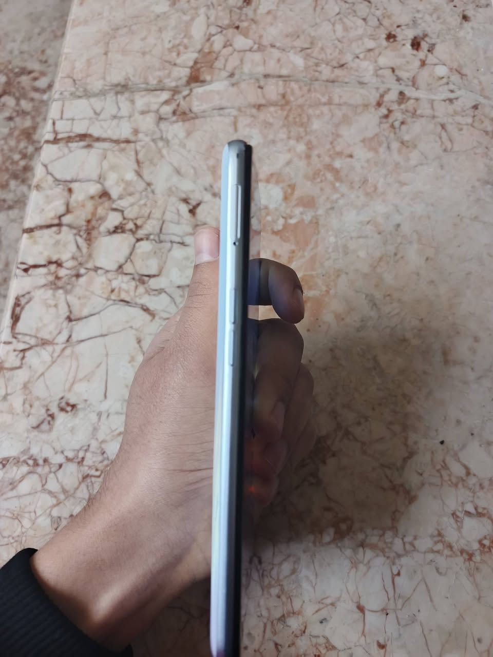 جهاز ريلمي 6 العادي مستخدم 
كامل ملحقاته الشاحنة والكارتونة مالته 
ذاكرة 128
رامم 8
وهاي حالته مثل ما بالصور
سعره 150 وبيه مجال مجال شوية 
واتساب ***********
