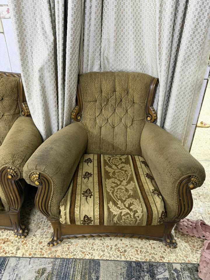 تخم للبيع   و جرباية طفل صاج للبيع   ***********
