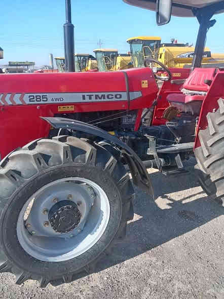 للبيع ايراني ٢٠١٤  رقم سليمانيه كشر مبدل  محور بلادي تركتر جديد عنوان كركوك مفرق شوان *********** ***********
