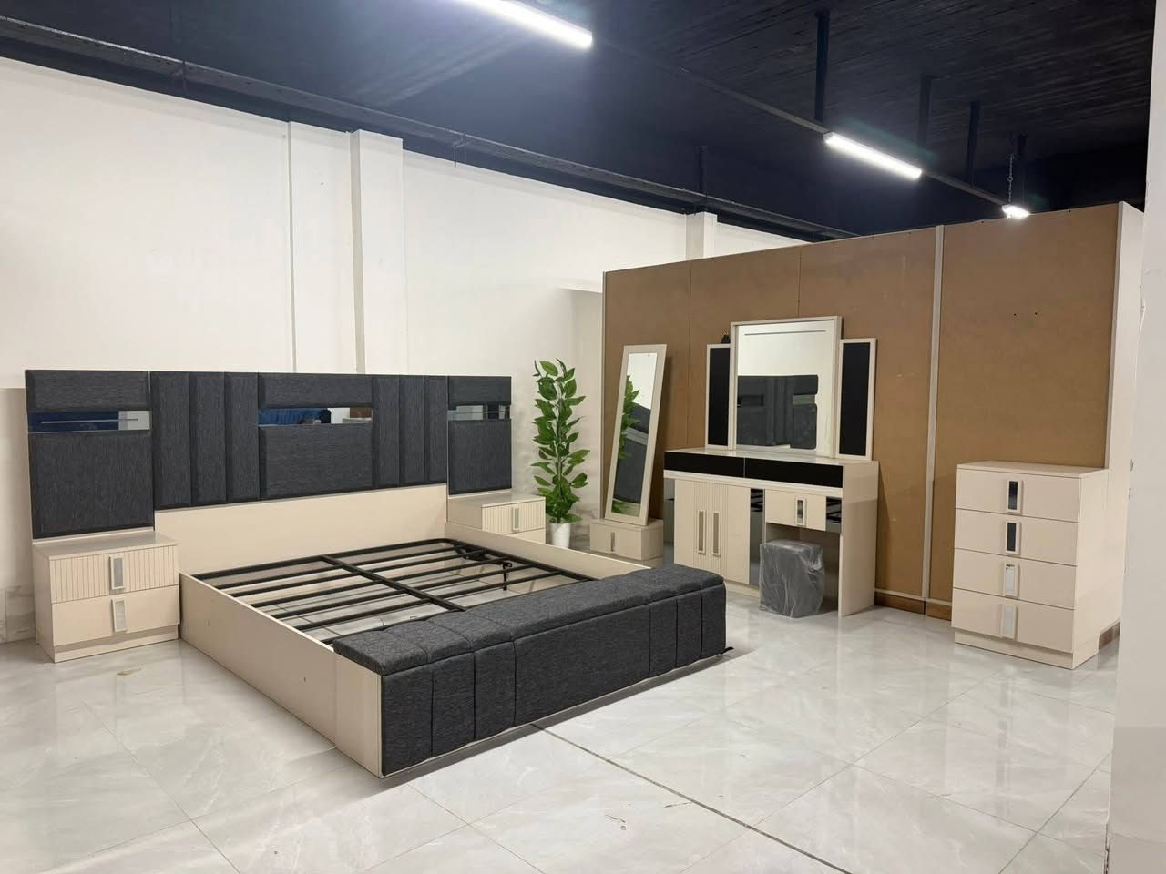 بدون مقدمه 💥💣بقسط( 135 )الفً فقط 🧨
السعر بالنقد: مليون و850
السعر بالاقساط مليونين و400

غرفة 10 قطع تركية المنشأ 🇹🇷🇹🇷

بشرى ساره للموظفين 👨🏻‍🦰 والمتقاعدين👨🏻‍🦳والرعايه👴🏻 والداخليه👮🏻 والدفاع والمعين

للأســتفسـار يرجــى الاتصال الى الرقم التالي

‏‭***********

# اقسام الجمعيه
#قسم الموبايلات📱
#قسم البليات Games
#قسم الغرف النوم والاثاث 🛏 🪑
#قسم الاجهزه الكهربائيه 📺🔌
#قسم الدرجات الناريه والشحن🛵🚲
#قسم الكارتات او الرصيد 💳 
 
او زيارة موقعنا 🚗
 
#العنوان
الانبار- الرمادي-التاميم - شارع النخيل مقابل محطة النخيل للبانزين ⛽️⛽️
