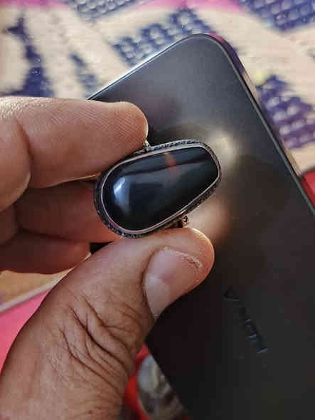 عقيق قياس 18-19 سعر 45 الف مكاني مدينة الصدر  ***********
