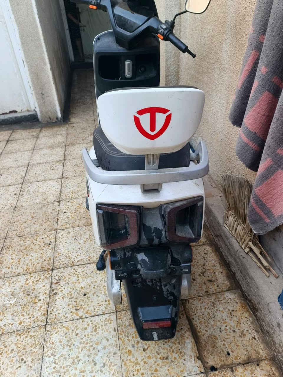 السلام عليكم دراجه شحن النوع تالك مراوس بستوته شحن المكان الحسينيه الراشديه دراجه نضيفه حيل الرقم بس واتساب وتصال ***********
