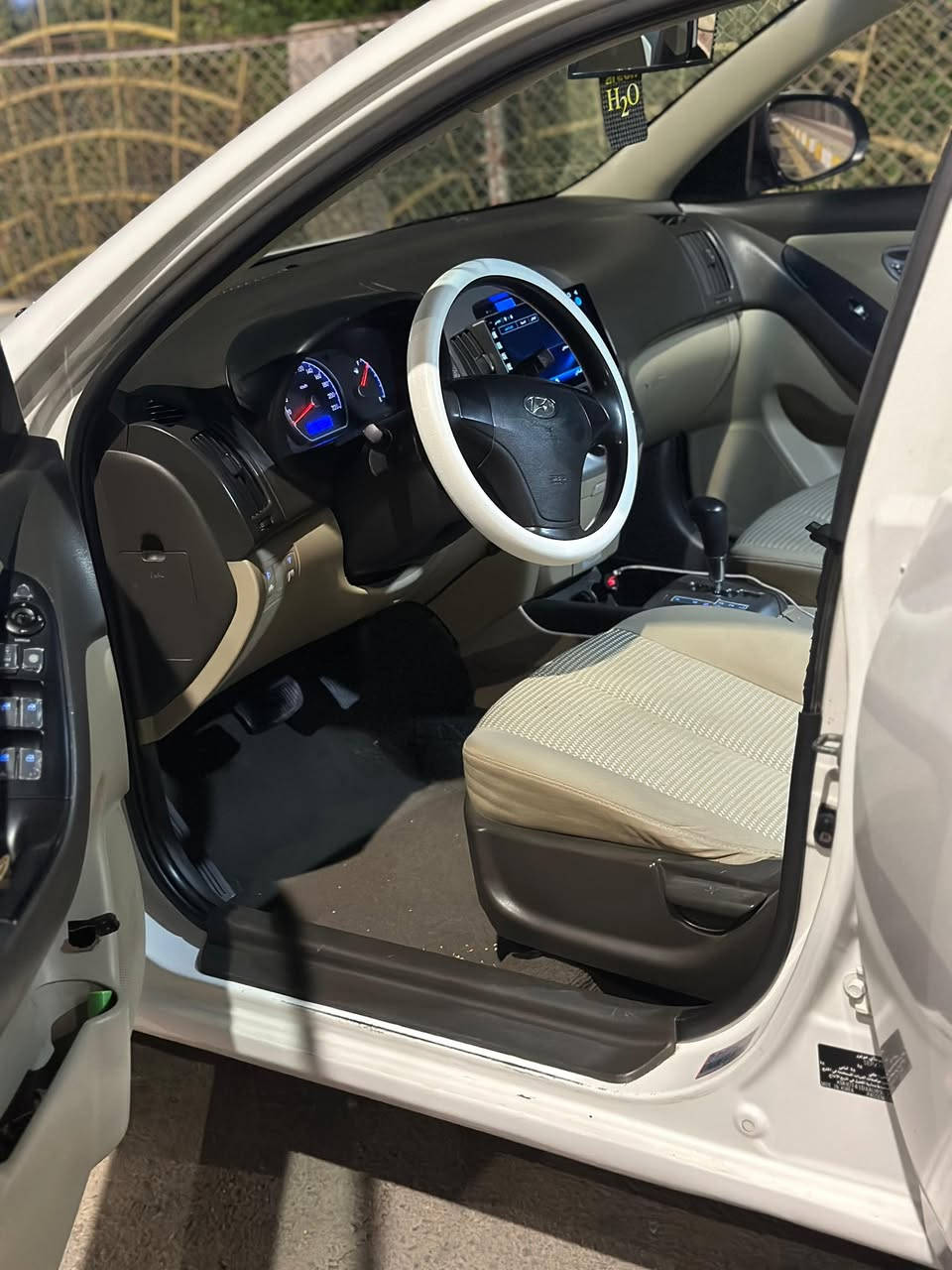 السلام عليكم  النترا ٢٠١٠          بيها رش بجهت السايق كير جديد توني شديته حداديه طخم تاير كله جديد سياره جديده وجاهزه 
السعر ١١٠ بسمي 
مكان السياره ناصريه


**إذا كنت صاحب هذا الإعلان وتريد حذفه لأي سبب، رجاءا أرسل رسالة إلى الدعم الفني**