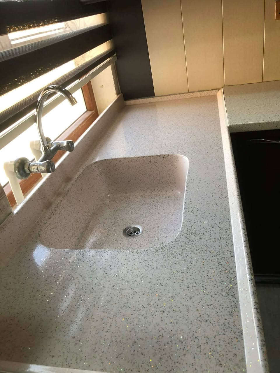 كەوانتەری زۆر ڕێك و پێك و جوان قیاسەكەی لەسەرە و لە چوارقوڕنەیە و نرخی600 هەزار و مەجال


**إذا كنت صاحب هذا الإعلان وتريد حذفه لأي سبب، رجاءا أرسل رسالة إلى الدعم الفني**