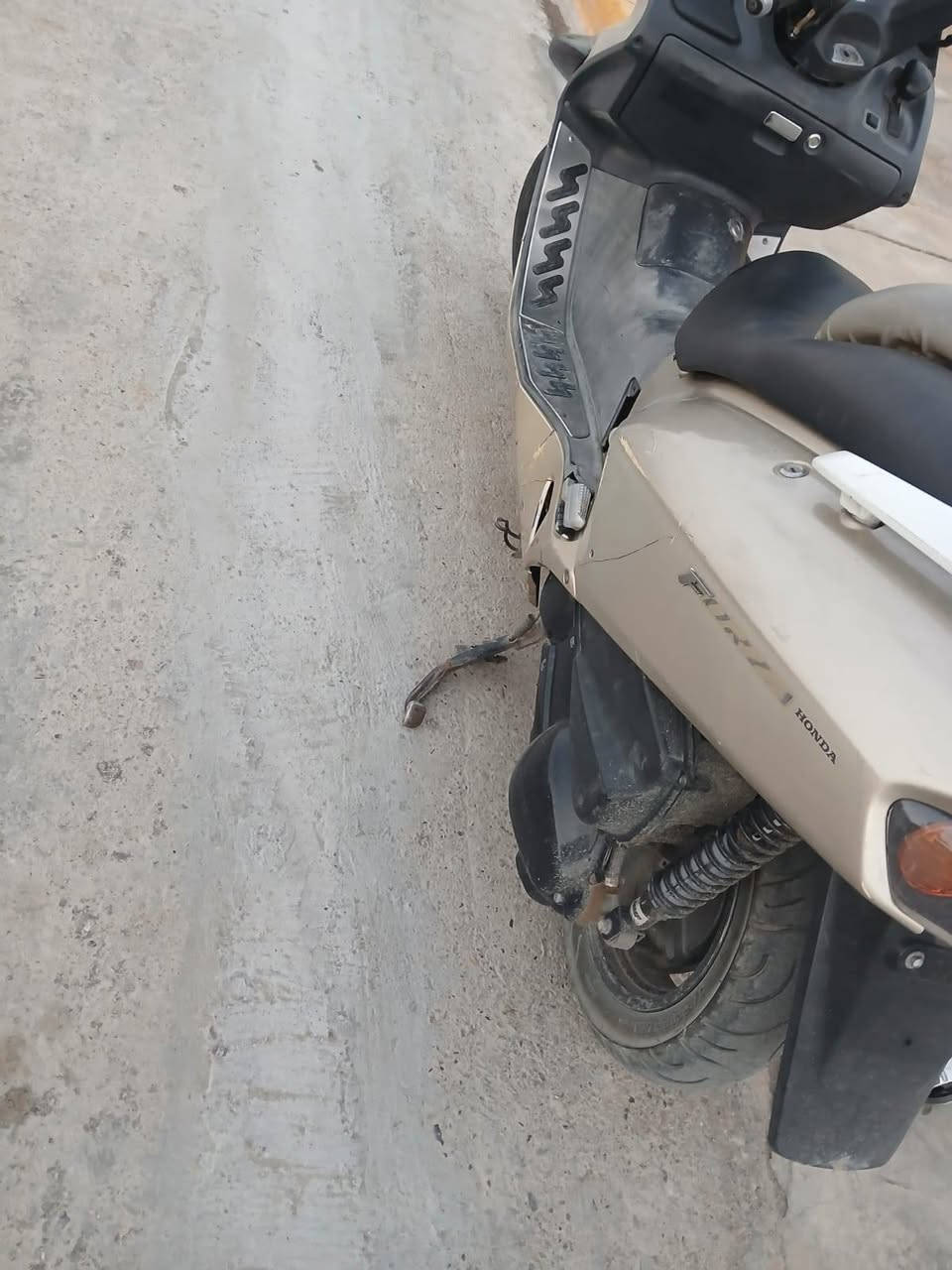 سلام عليكم دراجه للبيع فورزه 06 سعر 675 وبيه مجال بسيط او مراوس ب دراجه إيراني ***********
