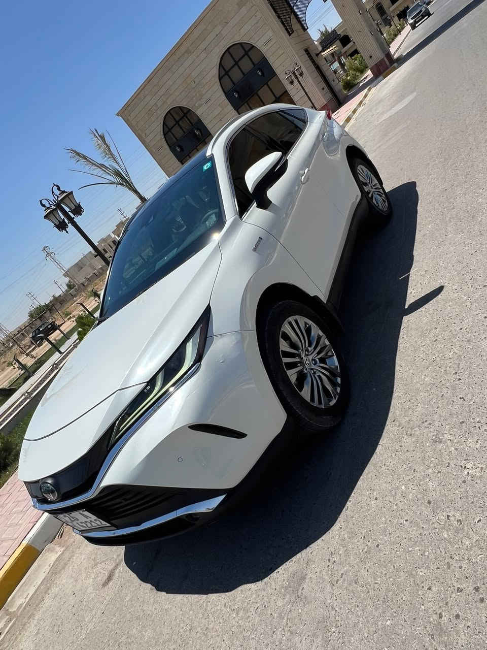 تويوتا فينزا 2021
فئة xle
مواصفات
كشنات جلد
تدفئة كشنات
كرسي السائق كهرباء
الصندوق كهرباء مع فتحه بتمرير الرجل تحته
لايت ليد وحاجب نهاري وكشاف ليد
شاشة كبيرة
بصمة تشغيل وبصمة ابواب 
دفع رباعي 
رادارات امامي خلفي
اوتو ستوب 
وبعد بيها مواصفات
الضرر فقط صبغ جوه رقم الجنطة
السيارة ماشية 80 الف
السعر (195 $ )
للاستفسار ***********
