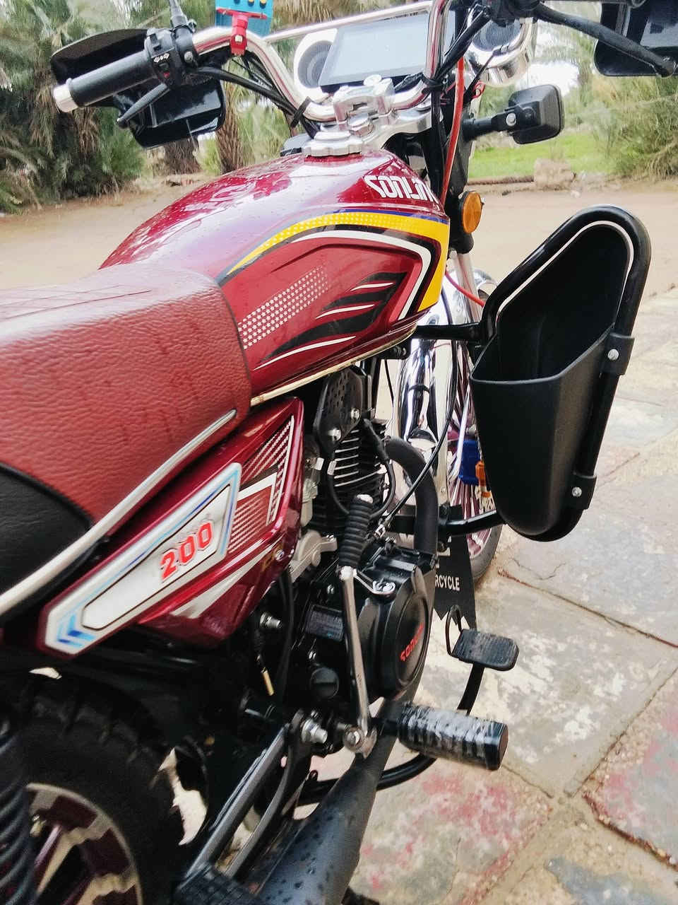 سلام عليكم دراجه سيفان للبيع موديل 25 ضاقطه وزنجيل كفاله عامه دراجة جديدة وجاهزه  مكان واسط العزيزيه السعر اتصل ودلل ***********
