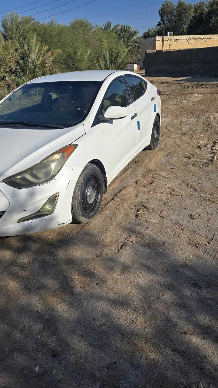 السلام عليكم النترا للبيع 2013وارد امريكي  رقم مثنى سنويه ل 28 تحويل ثاني يوم محرك 2000جديد صار شهرين من شاده كير حداديه وتخم تاير وتبريد ثلج جاهزه من كلشي (سياره مصبوغه عام بيه العركجينه مبدله اثر سقيفه ) بدون معجون دواخل وبجم وشواصي كفاله سعر75 مكاني السماوه الرميثه للاستفسار الاتصال***********
