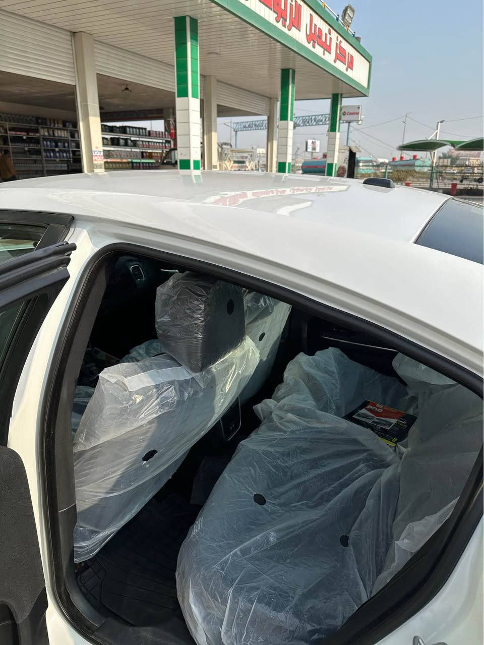 جارجر 2015 اربيل سنوية 2030 هسه مجدده تحويل وكالة حاظر
مواصفات sxt
كفالة عامة من الحادث فقط قطعتين كلير الجاملغ الايمن الخلفي والباب الخلفي الايمن من امريكا لا معجون ولا ضربة ابد محرك 3600 السيارة جديدة وغرفتهه جديدة 
گير محرك حدادة تبريد كله جاهز ماشية 139 الف ميل
ترايهه وين ميعجبك
***********
مكاني البصرة القبلة حي المهندسين البصرة, العراق
