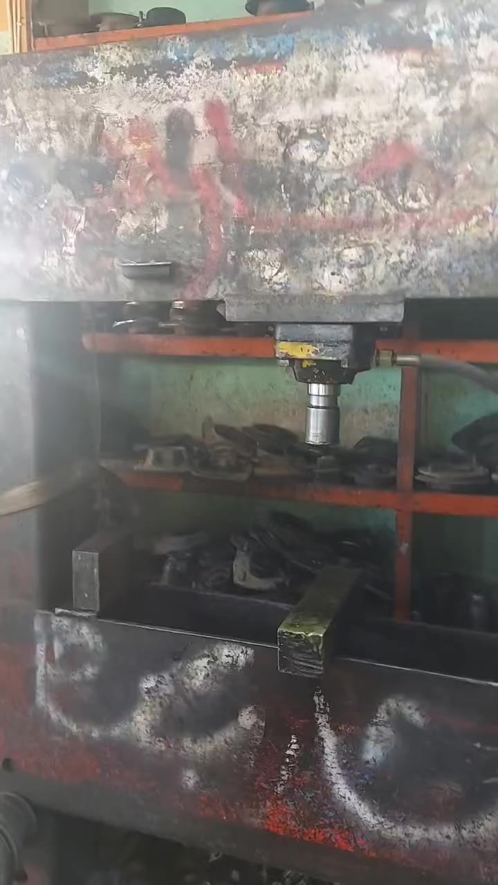 بريس كهربائي ٢طن ونص ***********
